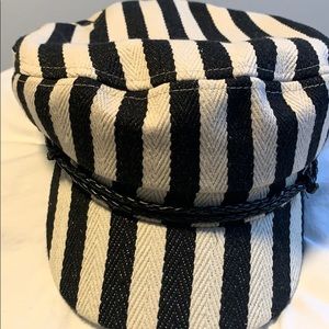 FOREVER 21 CABBY HAT